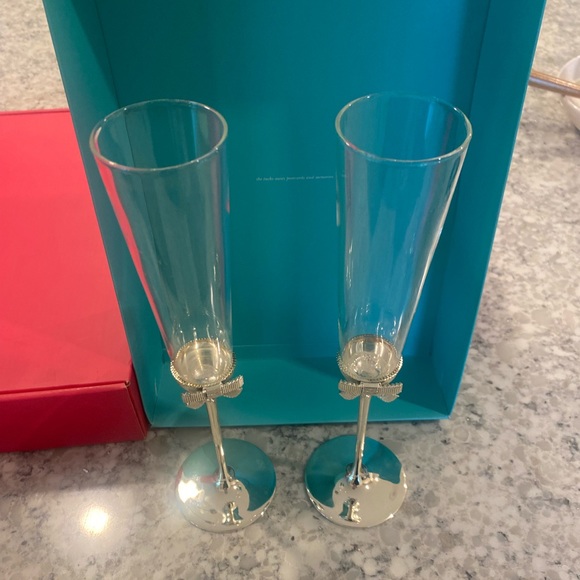 Kate Spade Grace Avenue Toasting Flutes - Picture 1 of 5